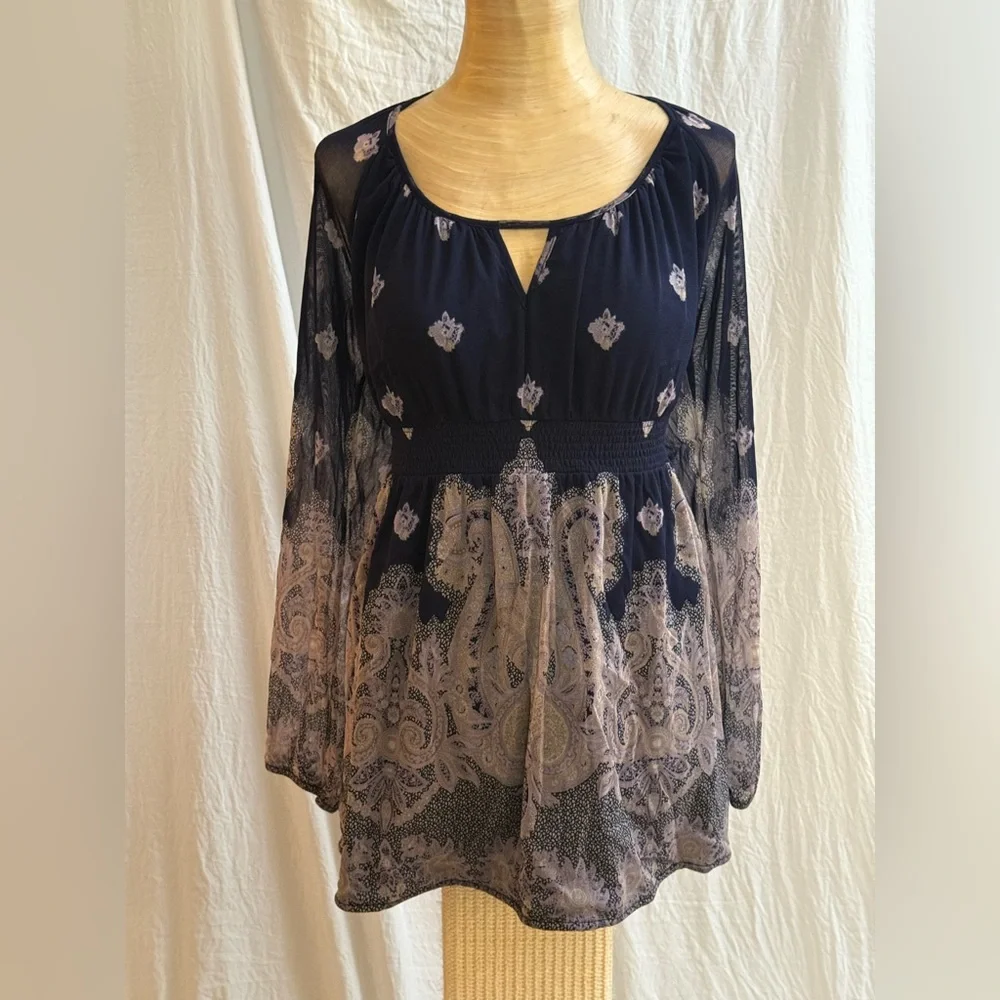 SOLD- NOT AVAILABLE 🔴 INC International Concepts Shades of Blue and Cream Blouse - Picture 2 of 7